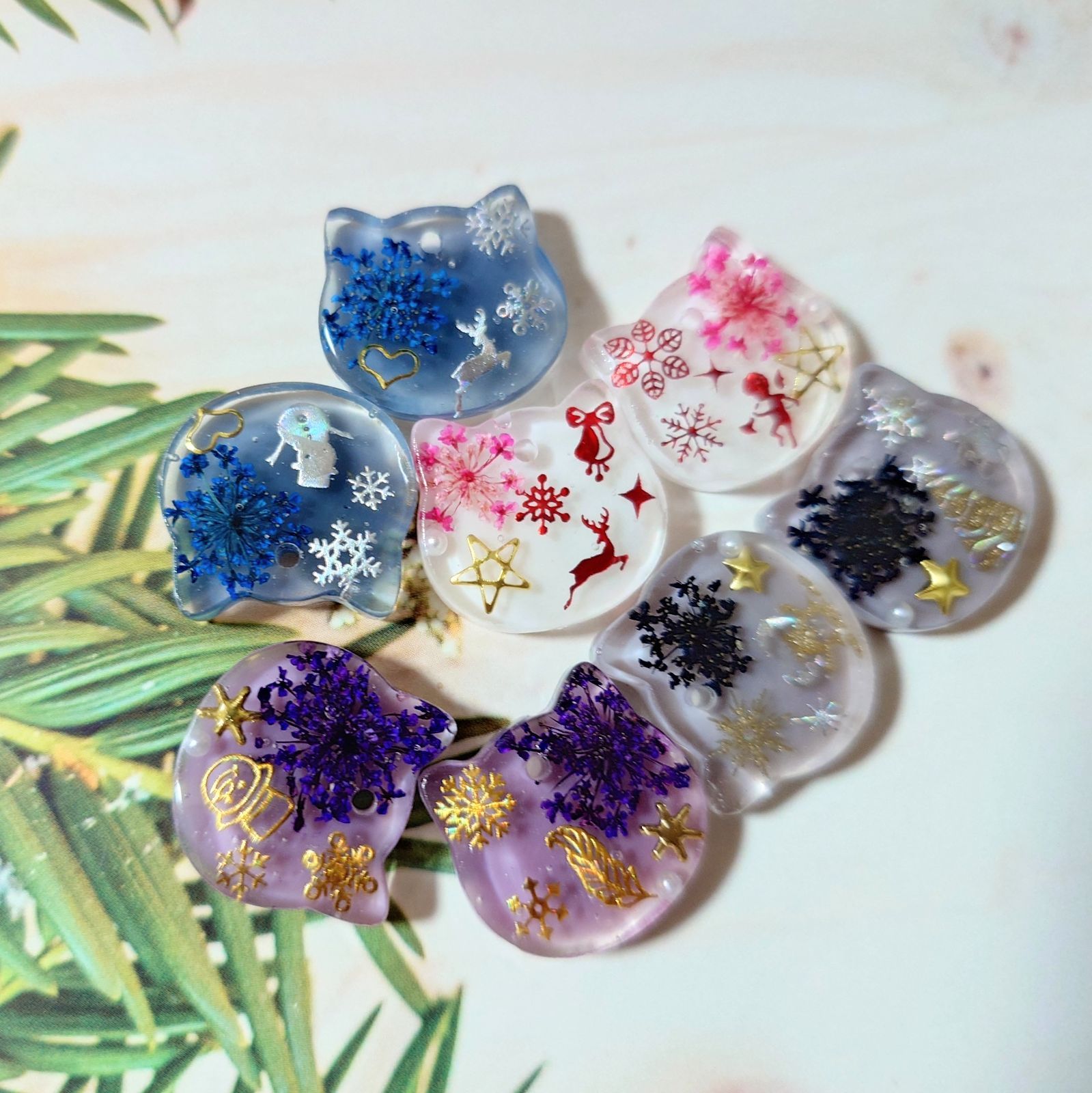 レジン カボション ハンドメイド 穴あきパーツ 猫ちゃん 雪柄