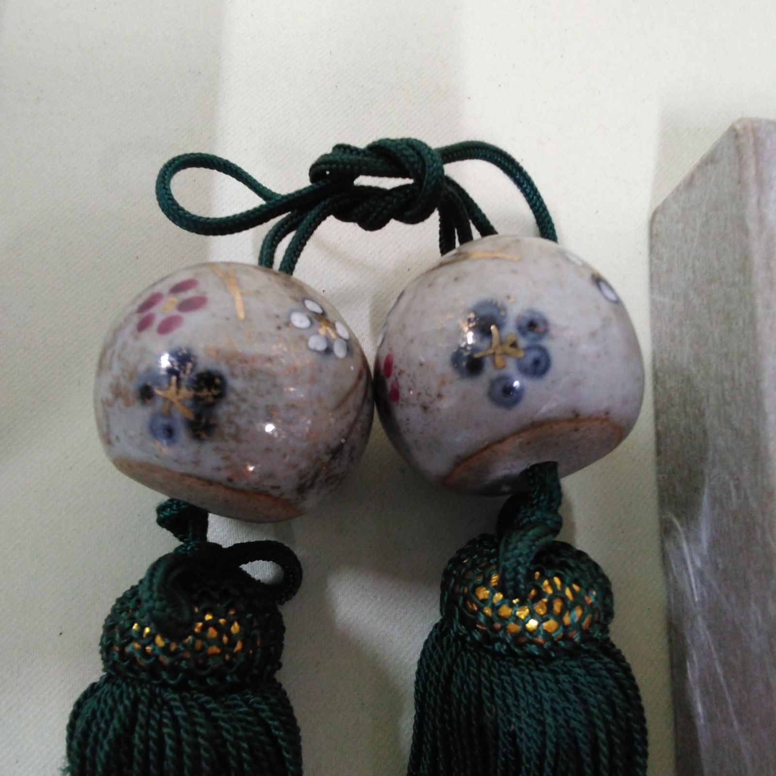 掛け軸用 風鎮2種類 天然素材で作られた風鎮美石主に夏/陶器製風鎮主に