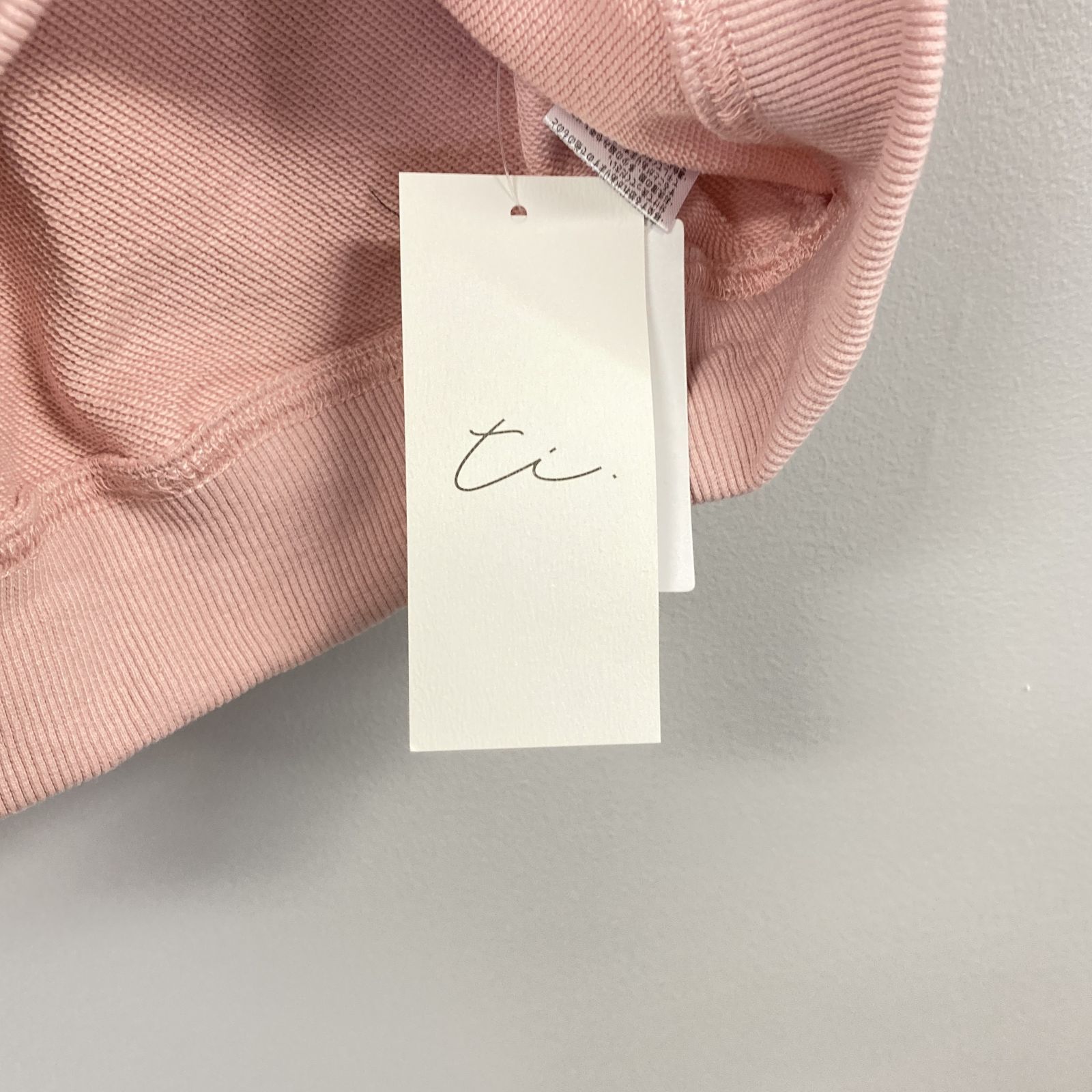 https://assets.mercari-shops-static.com/-/large/plain/2JY3SF6ePqXUYDuUFxdNjj.jpg@jpg