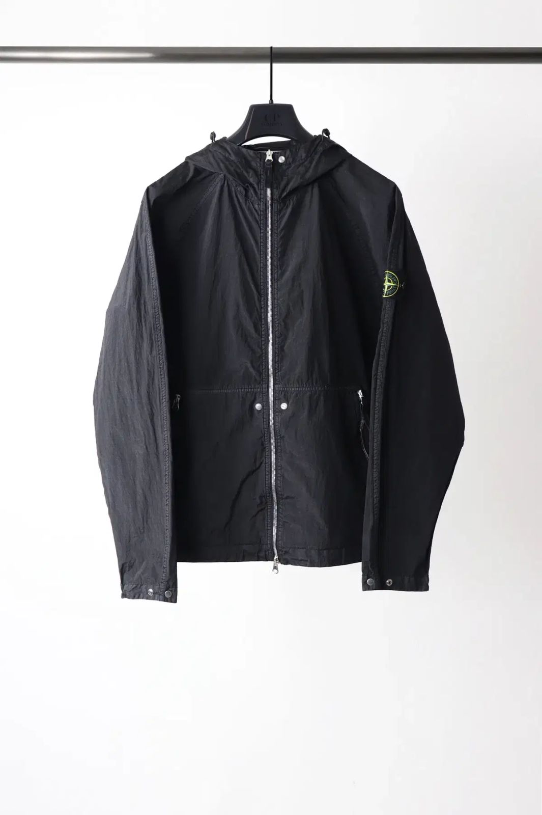 STONE ISLAND 25SS ナイロンメタル フード ウィンドブレーカー ブラック L 出品