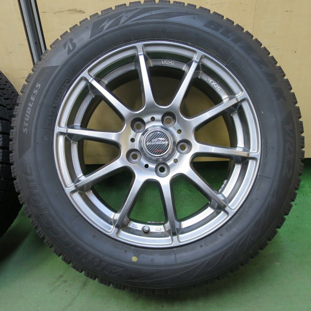 バリ溝！22年！キレイ！ほぼ10分◎スタッドレス 205/60R16