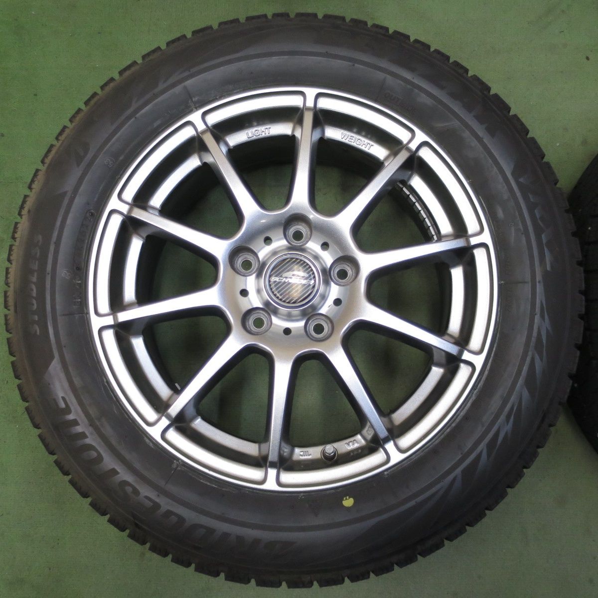 バリ溝！22年！キレイ！ほぼ10分◎スタッドレス 205/60R16