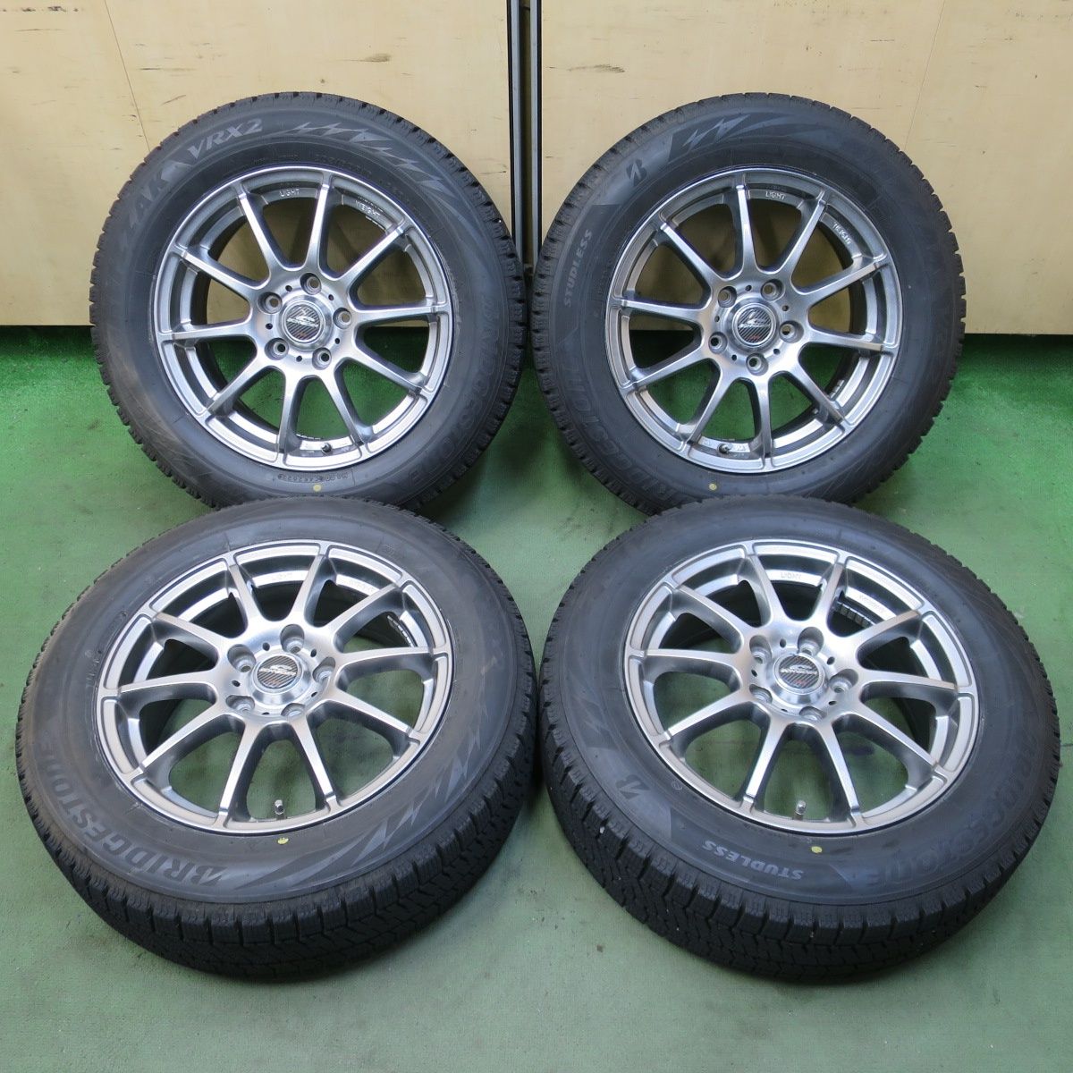 バリ溝！22年！キレイ！ほぼ10分◎スタッドレス 205/60R16