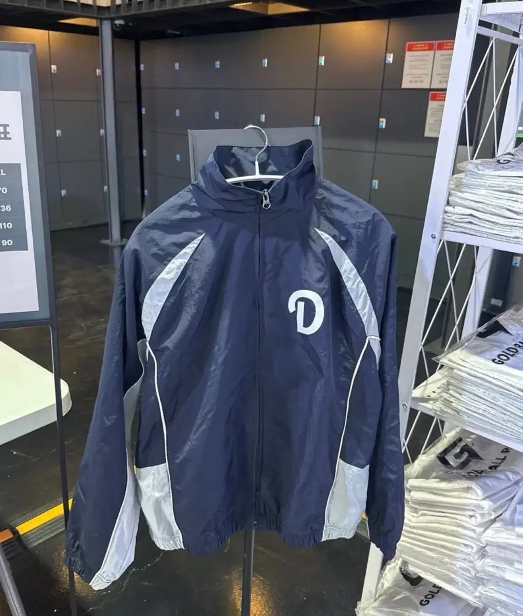 斗山 スナグル ウィンドブレーカー 購入希望 11,767円