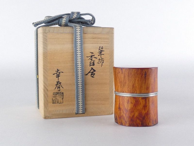 茶道具　畑幸春作　蛍図　団扇形　香合　共箱　V　9789 畑幸春「筆柿 香合」共箱 木製 保証品 /R735 - メルカリ