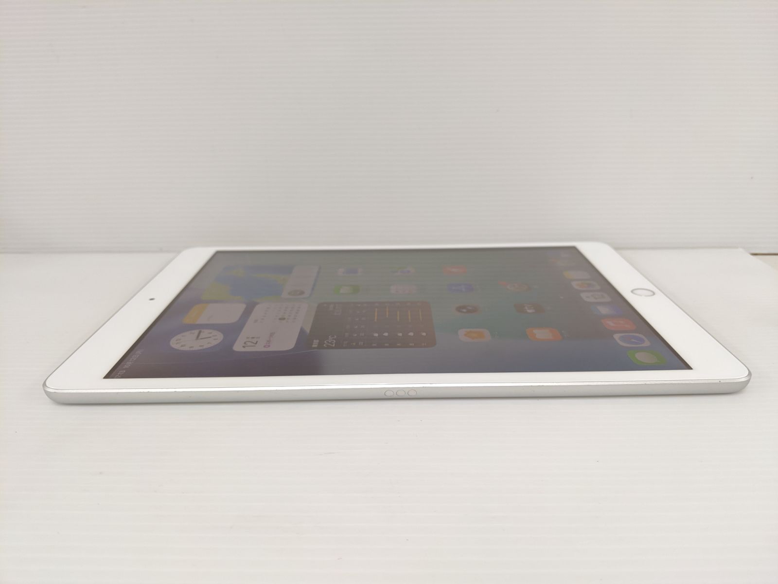 Apple iPad 第8世代 32GB シルバー やや傷や汚れあり - メルカリ
