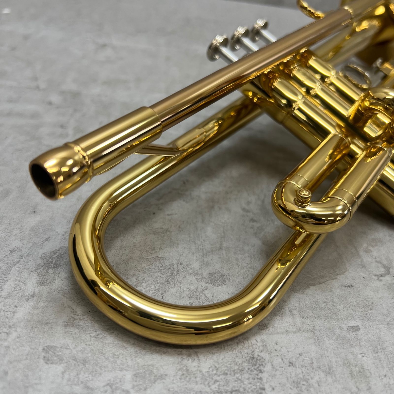 美品 ヤマハ B♭トランペット YTR-1335 ゴールドラッカー 純正