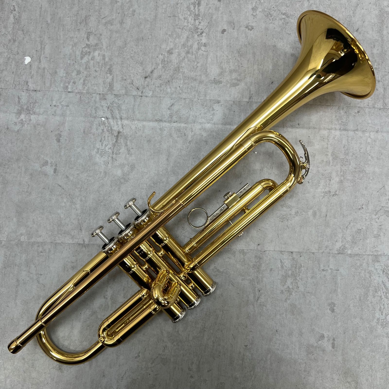 美品 ヤマハ B♭トランペット YTR-1335 ゴールドラッカー 純正