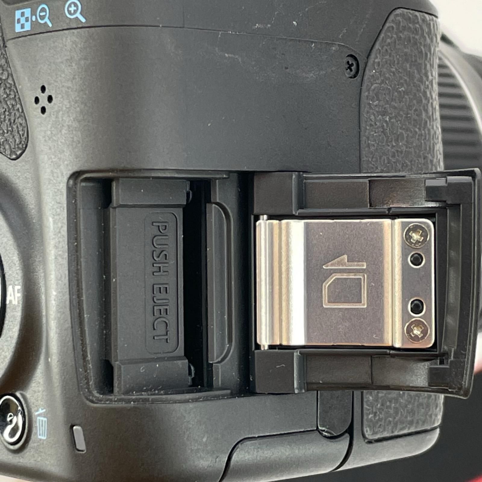 CANON キャノン EOS Kiss X3 デジタル一眼レフカメラ DS126231