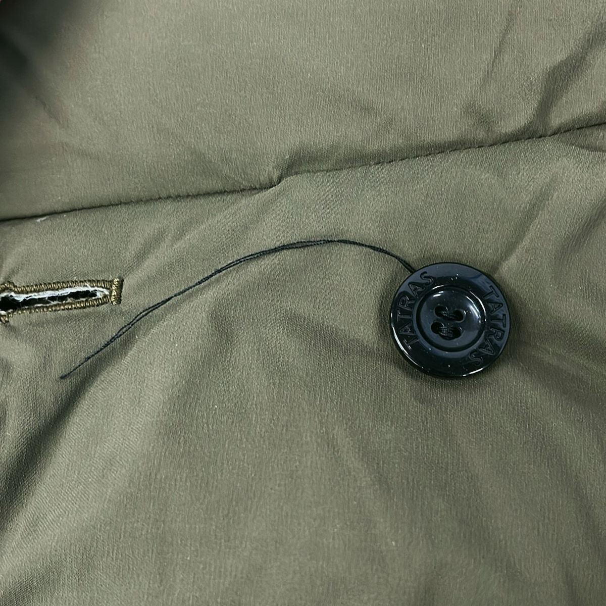 https://assets.mercari-shops-static.com/-/large/plain/2JY3tHwyDfzKWKBnfyEmxD.jpg@jpg