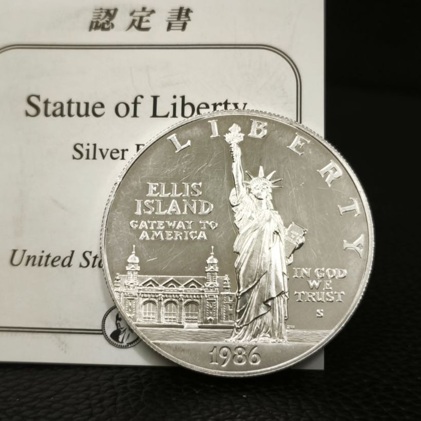 ら*ぁ様 アメリカ銀貨　1986年 自由の女神 銀貨 フランクリンミント 認定書 美品】 アメリカ自由の女神100周年 記念 1ドル銀貨 1986年