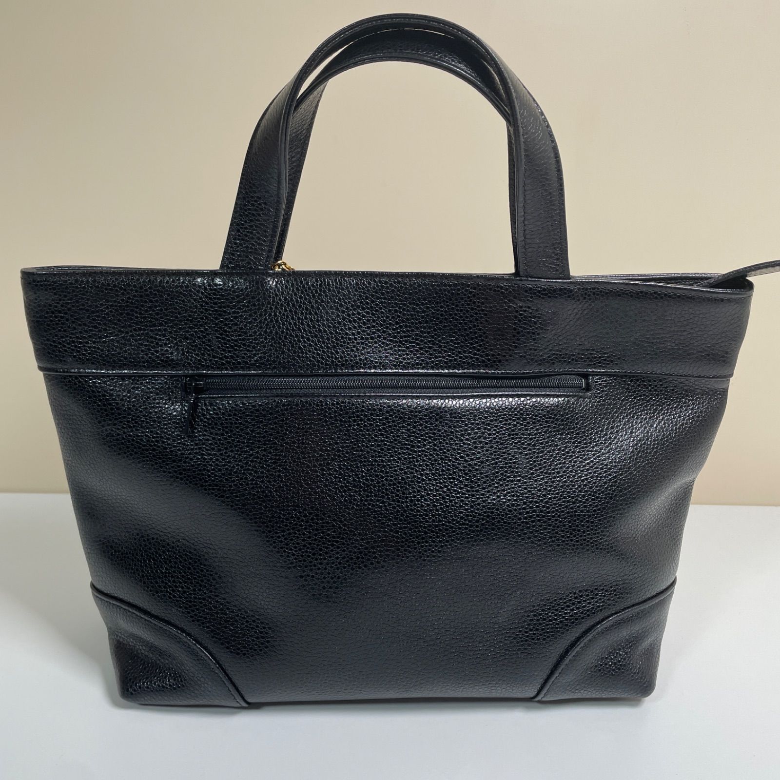 美品】ungaro ウンガロ ハンドバッグ ブラック ゴールドチャーム 本革
