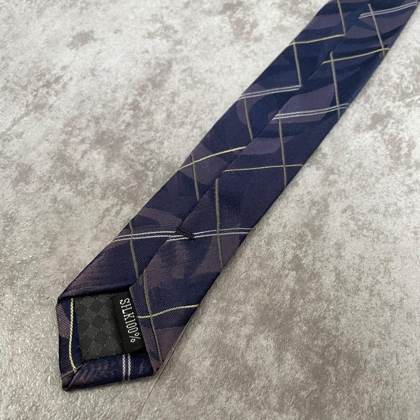 https://assets.mercari-shops-static.com/-/large/plain/2JY439odeQ82kqxnCMEYRA.jpg@jpg