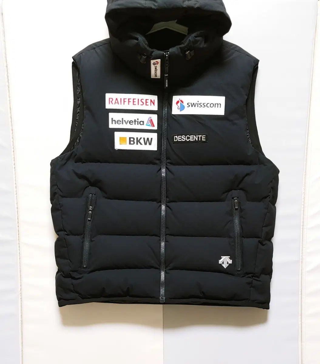 3XL デサント アウディ ダウンベスト ブラック442