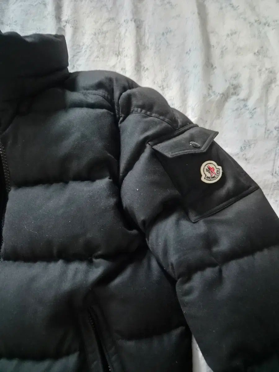 https://assets.mercari-shops-static.com/-/large/plain/2JY46KZUJr8zSYgE87R5dq.webp@jpg