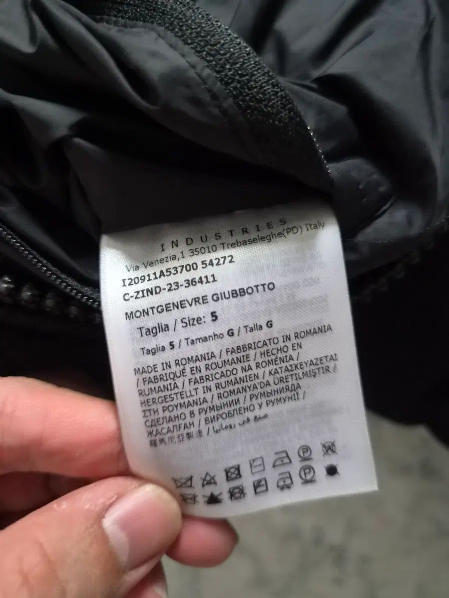 https://assets.mercari-shops-static.com/-/large/plain/2JY46KZUdaU4Kkz2zuJnwP.webp@jpg