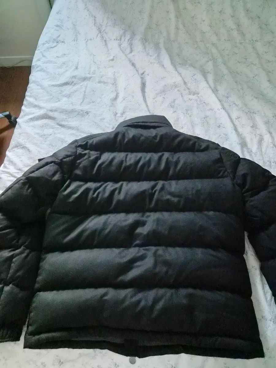 https://assets.mercari-shops-static.com/-/large/plain/2JY46KZUvrAD7uK2Wn58F6.webp@jpg