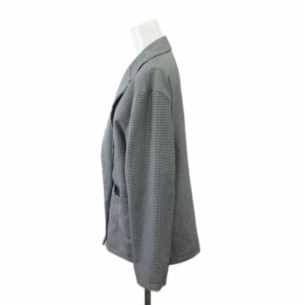 https://assets.mercari-shops-static.com/-/large/plain/2JY4gA9d5NZfcVHkXseuMz.jpg@jpg
