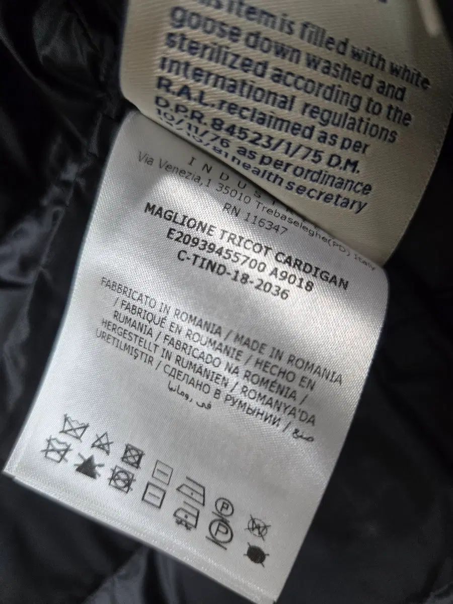 https://assets.mercari-shops-static.com/-/large/plain/2JY5buee9Wx8eczKJDWH69.webp@jpg