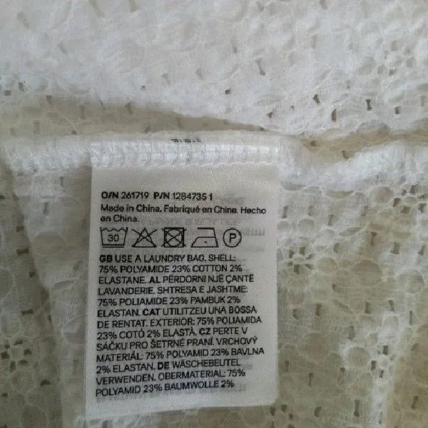https://assets.mercari-shops-static.com/-/large/plain/2JY5fcdTEWS6Z6wKJrQpCu.jpg@jpg