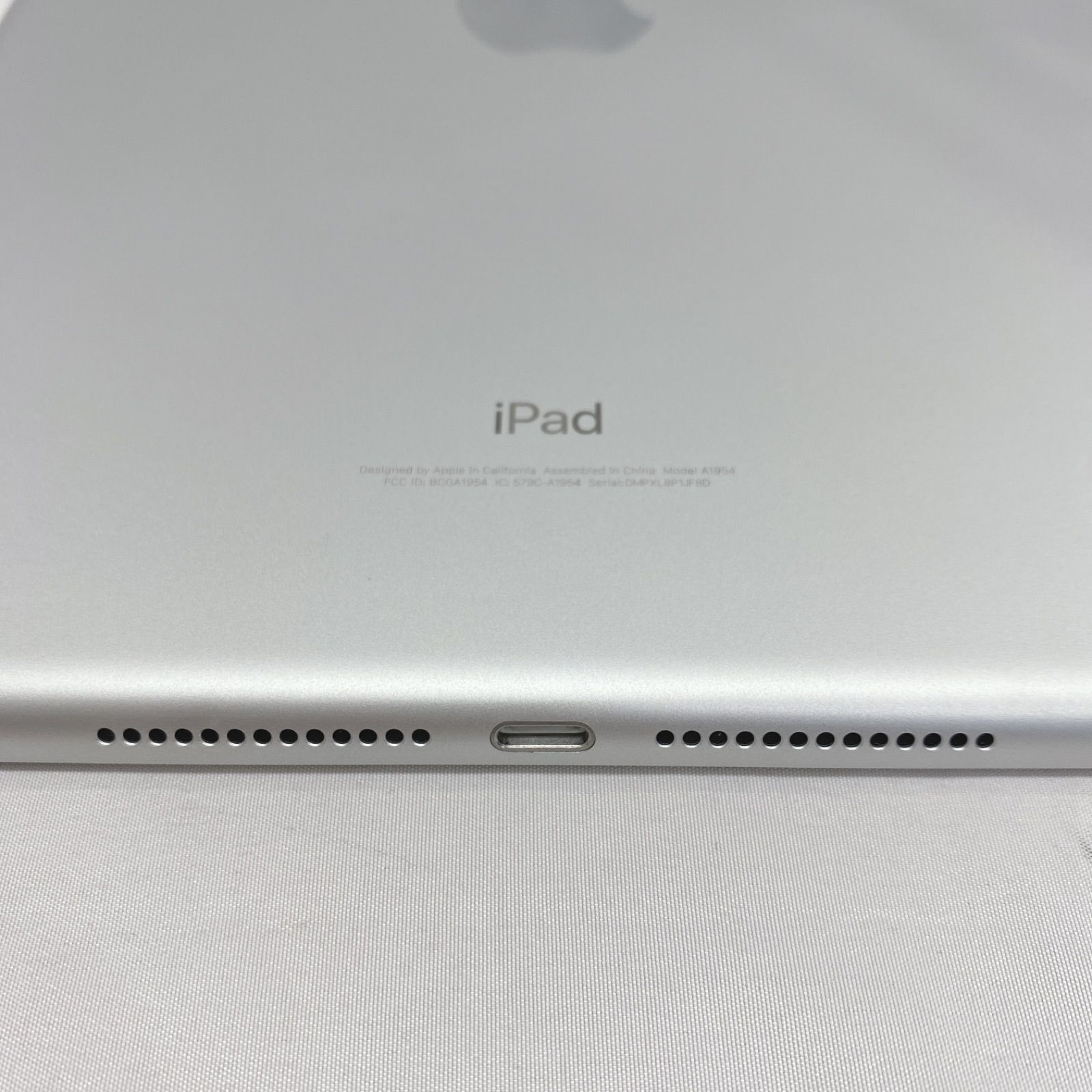 docomo iPad 第6世代 32GB シルバー ジャンク - メルカリ