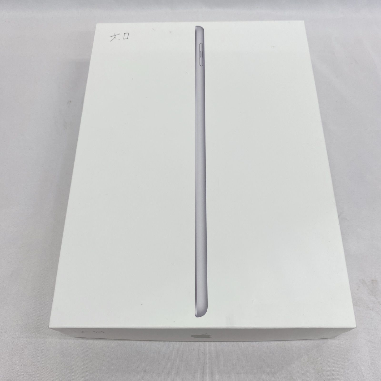 docomo iPad 第6世代 32GB シルバー ジャンク - メルカリ