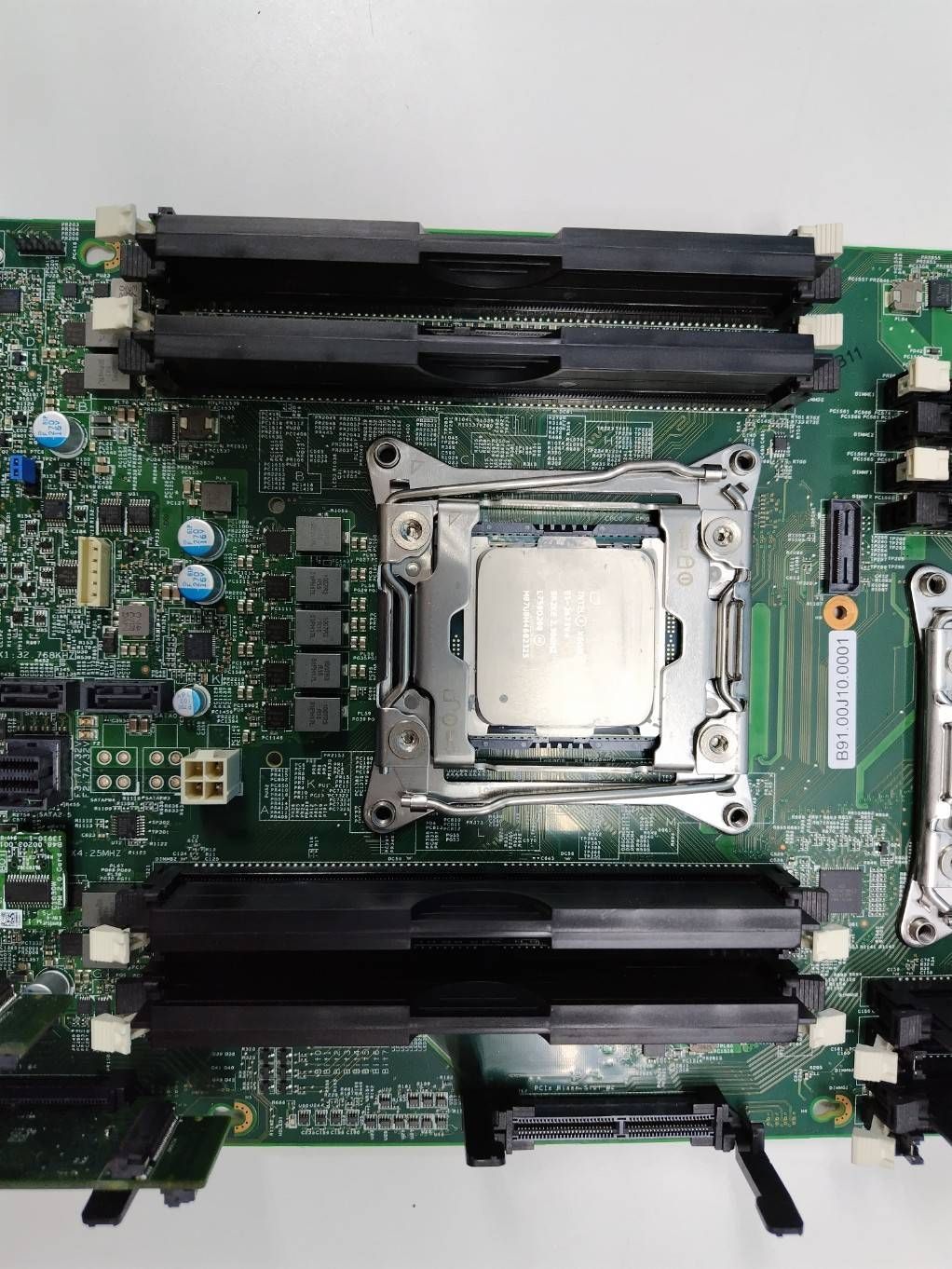 ジャンク】サーバー用マザーボード Intel Xeon E5-2673V4/SR2KE 2.30