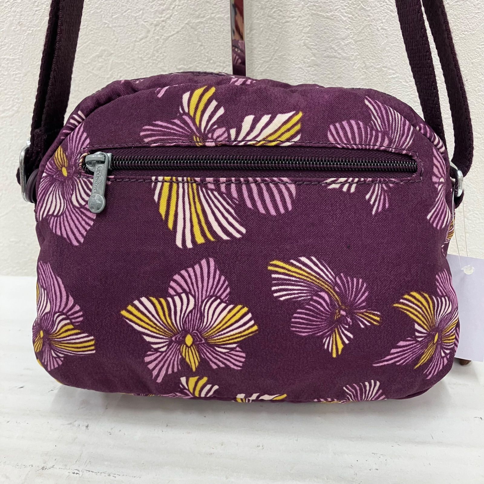 https://assets.mercari-shops-static.com/-/large/plain/2JY62jNMdkQZJvqRXz4Nzh.jpg@jpg