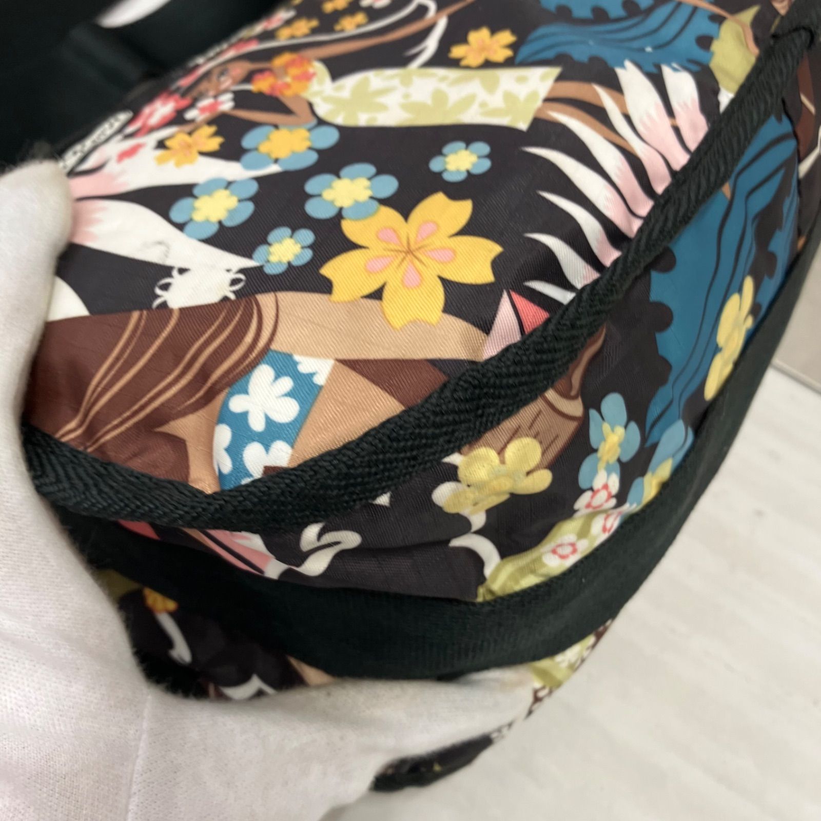 A43 LeSportsac レスポートサック ハワイ限定 ワヒネフラ ショルダー