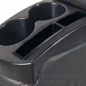 【新品未使用】カーアームレストボックス 収納ボックス カップホルダー付き 車内セントラルコンソール プラスチック製 トップカバーソフトパッド付き 多機能 車両アクセサリー コンフォート設計 ウォークスルー仕様 取り付け