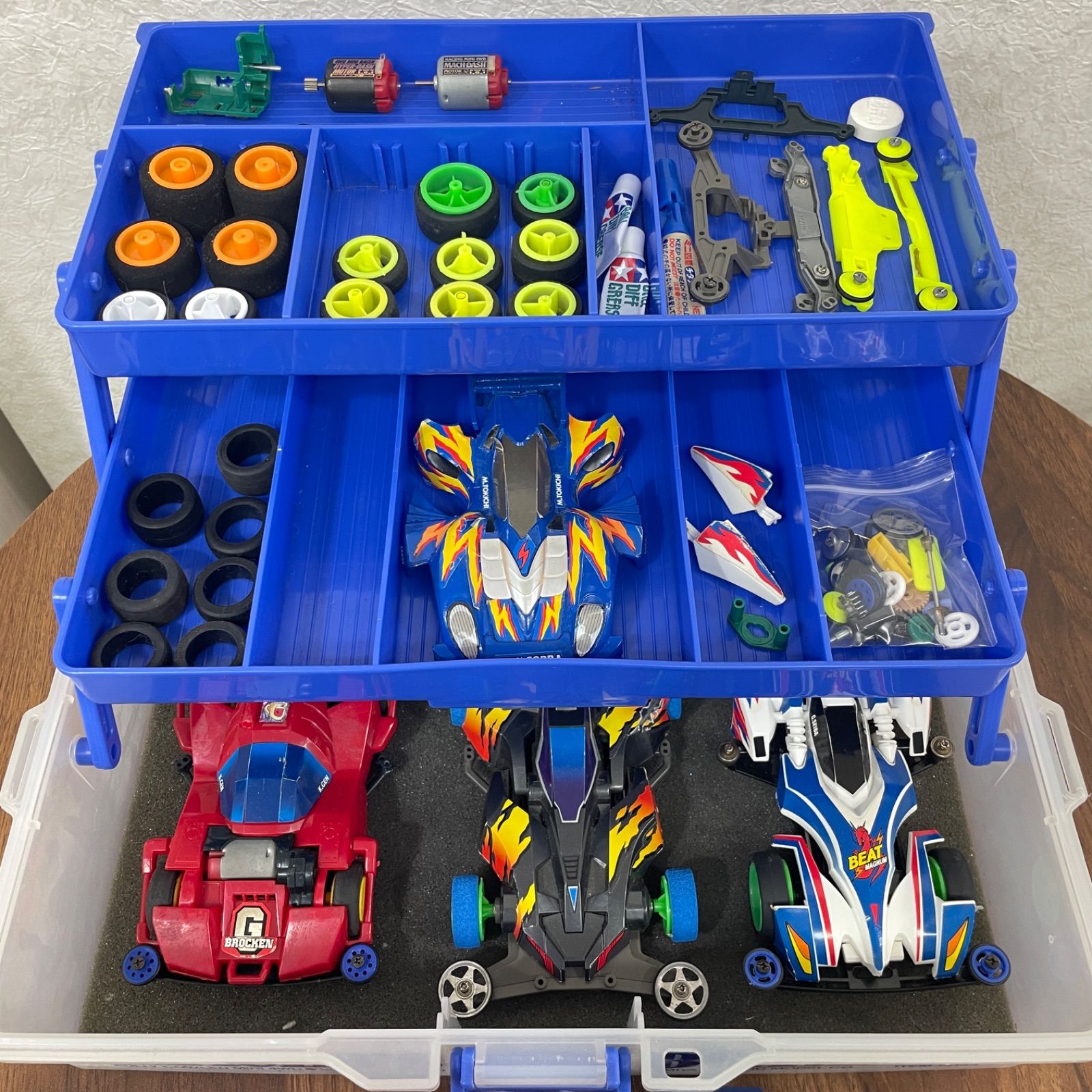 タミヤ ミニ四駆 パーツ大量まとめ売り モーター タイヤ ホイール等ケース付 レア】TAMIYA タミヤ ミニ四駆 専用ボックス ケース入り まとめ売り