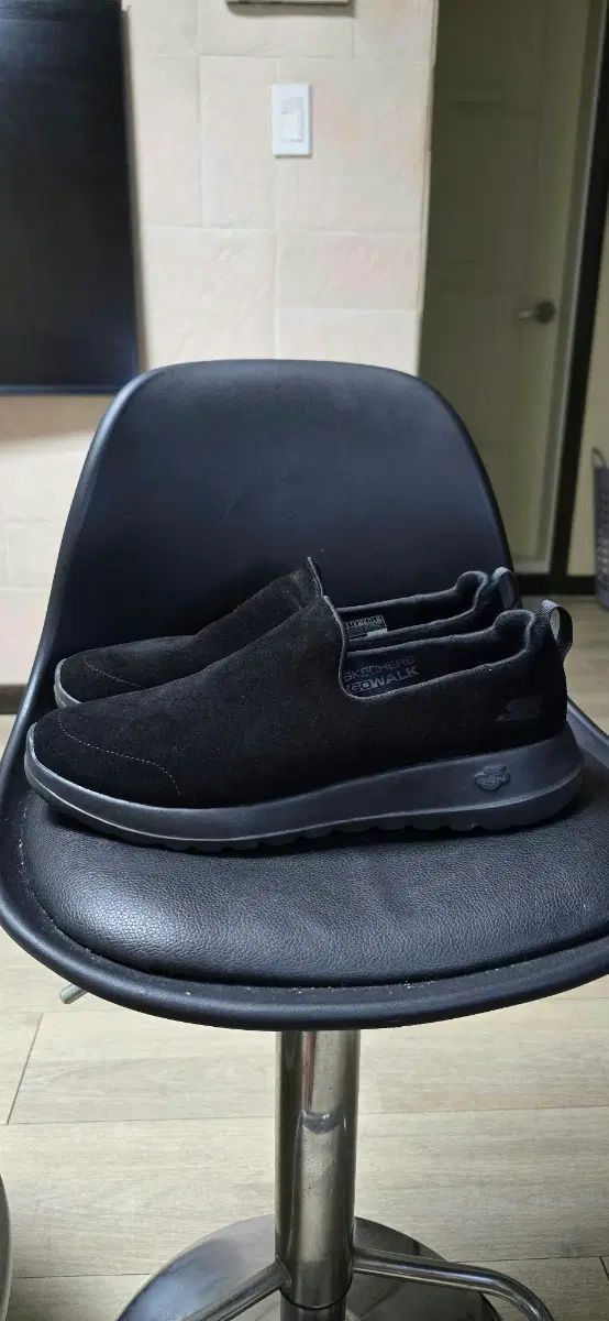 SKECHERS スケッチャーズ ゴーウォーク メンズ スニーカー ブラック 270 7,797円