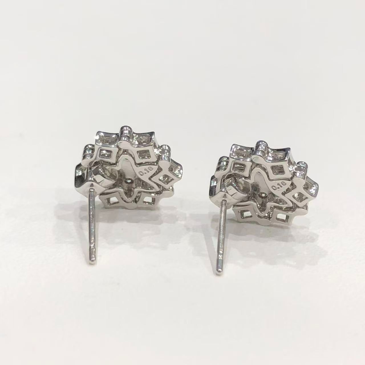 https://assets.mercari-shops-static.com/-/large/plain/2JY6NNpy3d8snviBvVa2Vy.jpg@jpg