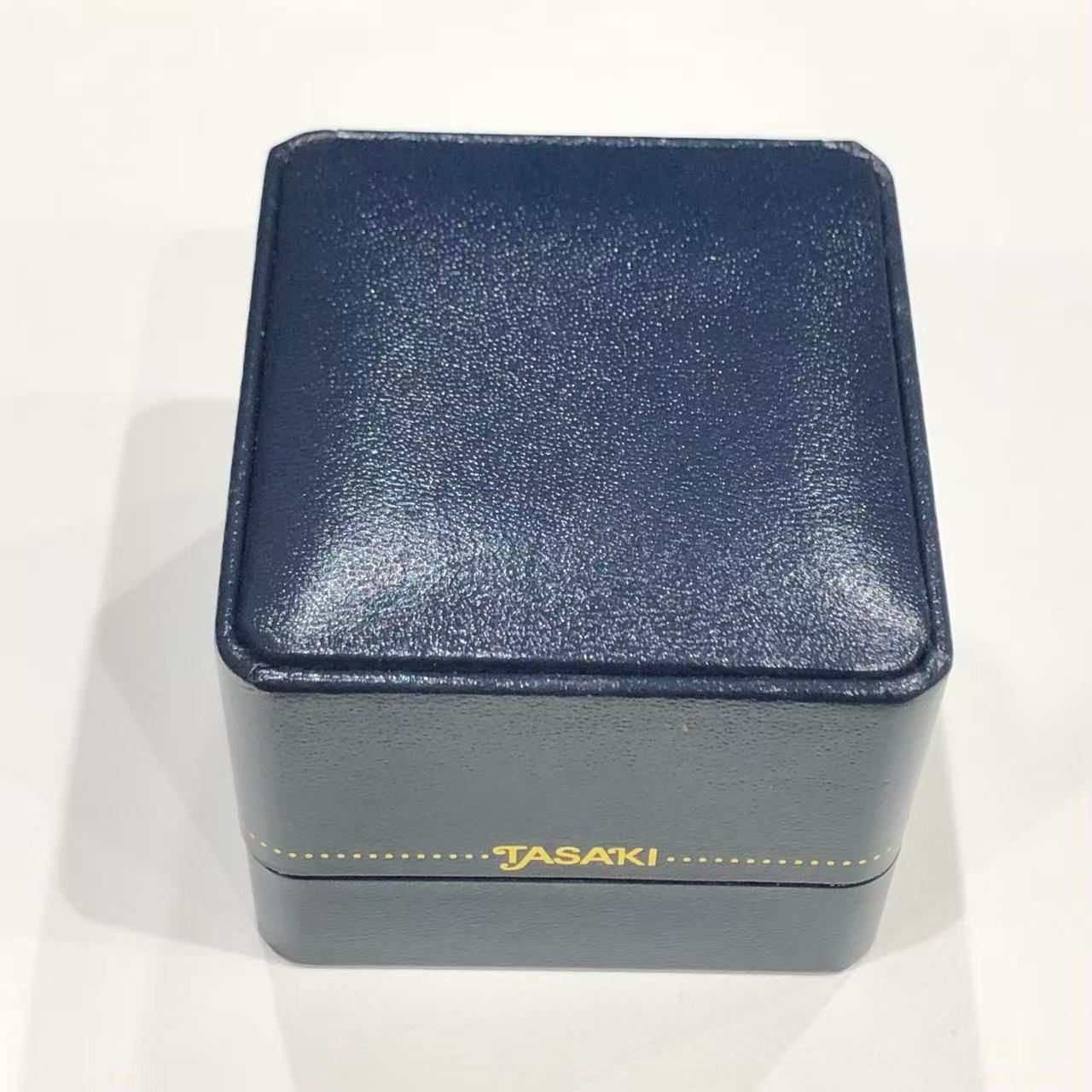 https://assets.mercari-shops-static.com/-/large/plain/2JY6NNqR3pvKbn6AXFpCpz.jpg@jpg