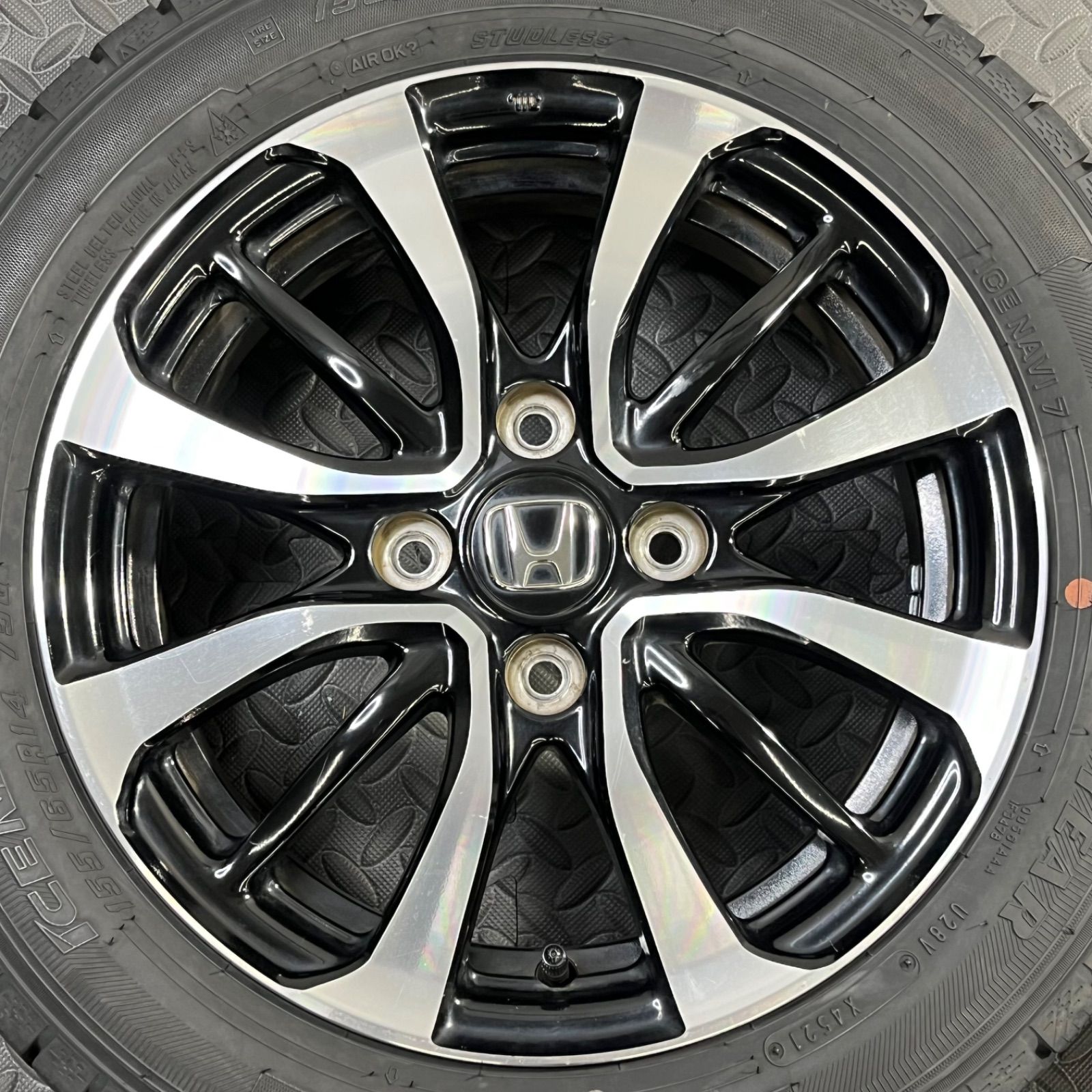 ㊵155/65R14 新品冬用タイヤと中古ホイールとナット付き 21年製 155/65R14 グッドイヤー アイスナビ7 ホンダ純正アルミ JF3 N
