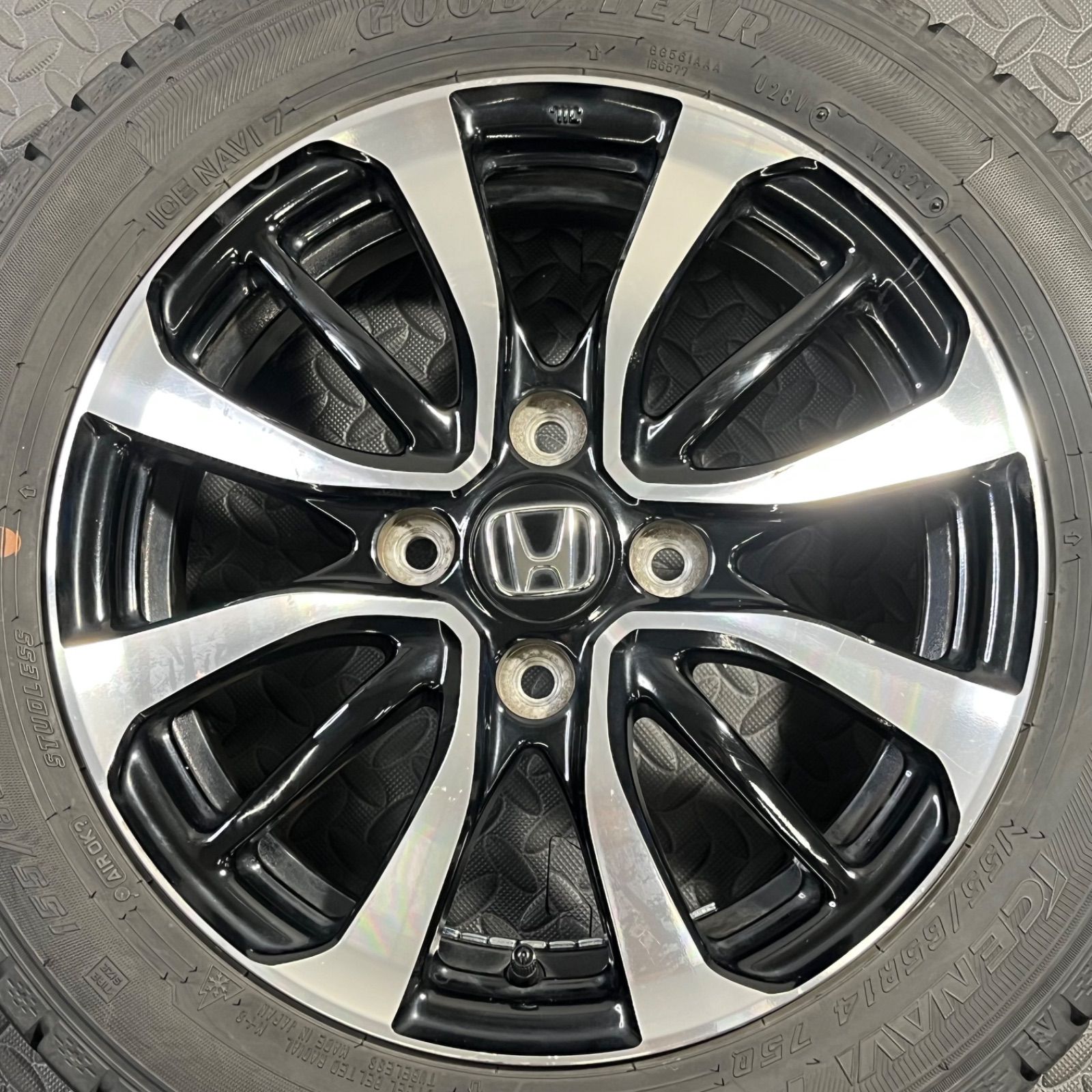 ㊵155/65R14 新品冬用タイヤと中古ホイールとナット付き 21年製 155/65R14 グッドイヤー アイスナビ7 ホンダ純正アルミ JF3 N