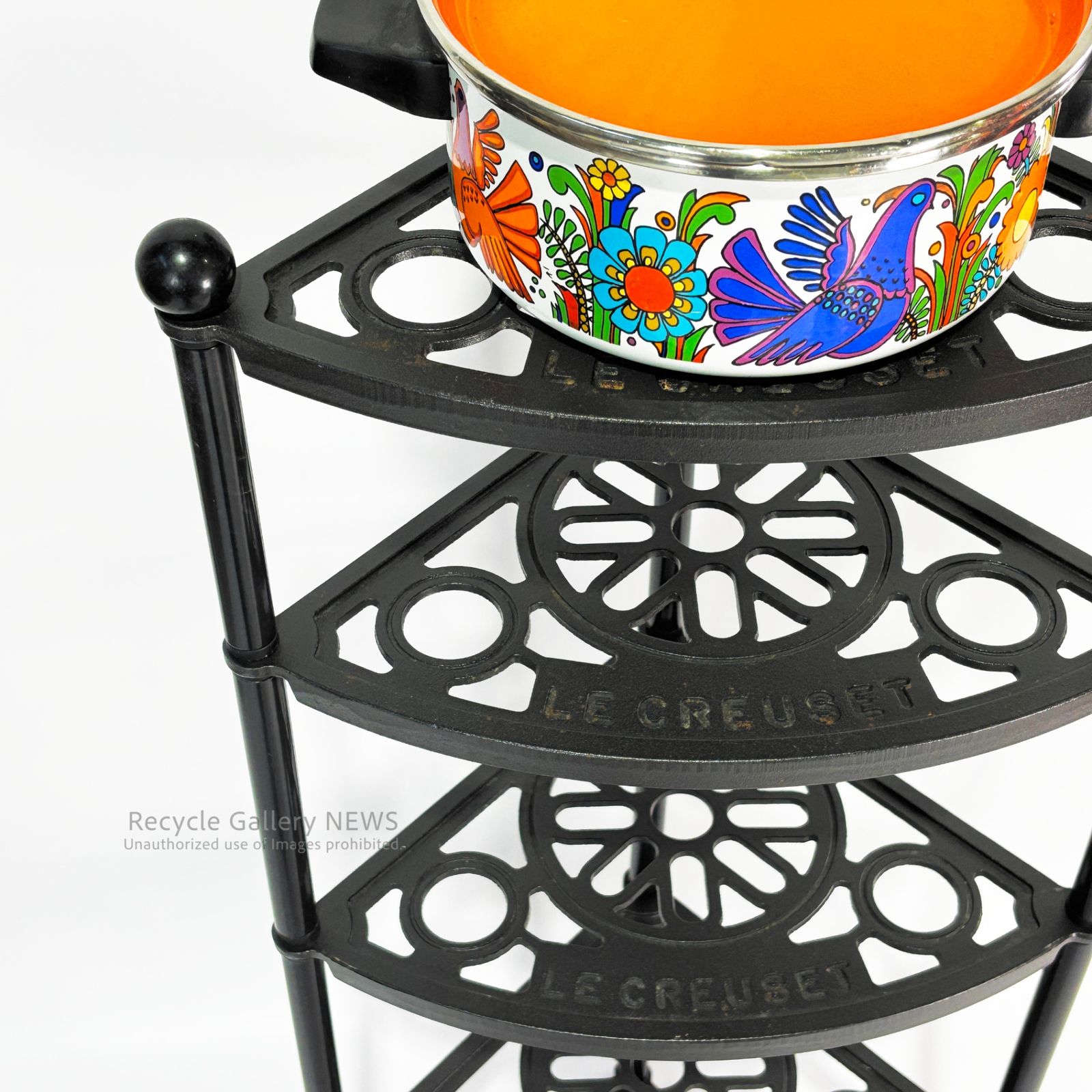 ○ LE CREUSET ル・クルーゼ 5段 ポットスタンド 鍋ラック - メルカリ