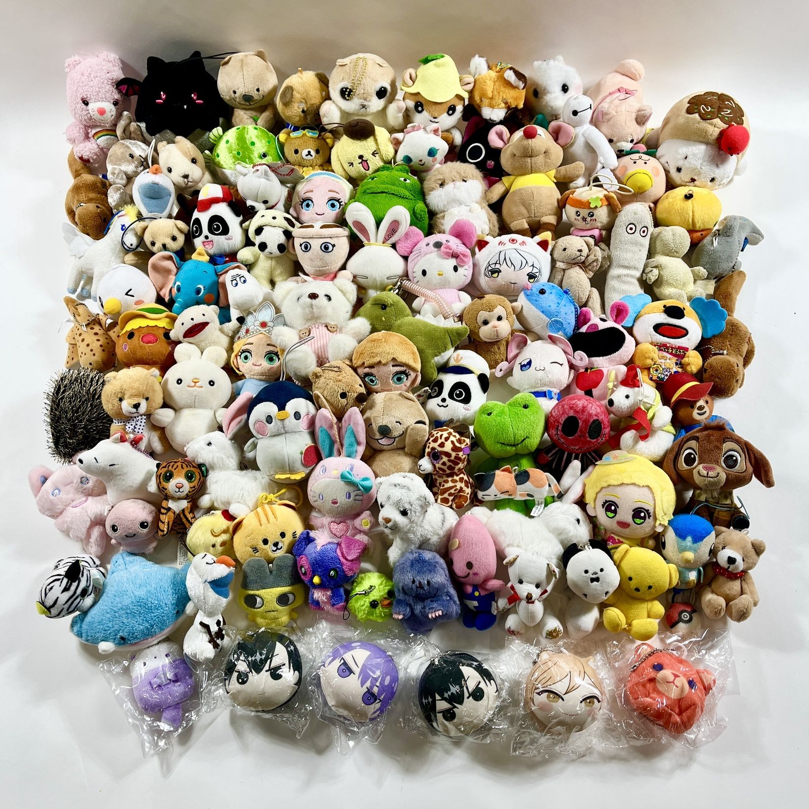 ★ アニメキャラクター含む ミニぬいぐるみ マスコット 約100点 まとめ商品 ディズニー サンリオ ケアベア リラックマ など 現状品 8,580円