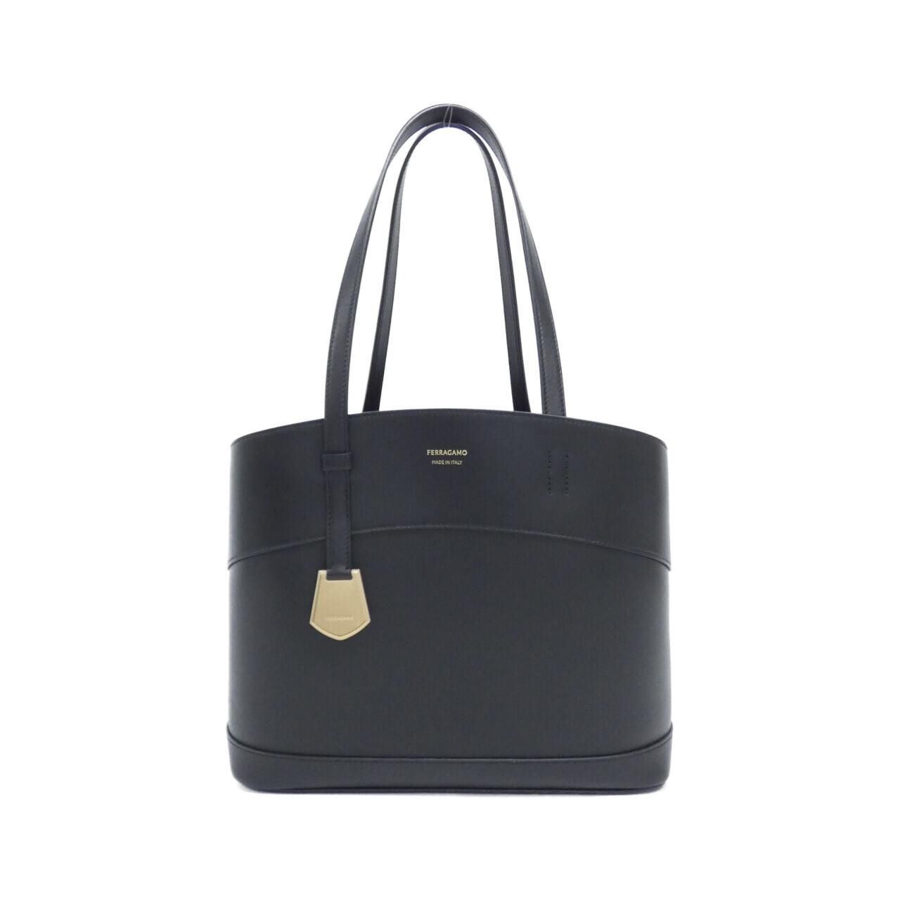 サルヴァトーレフェラガモ CHARMING 21 6797 バッグ 49,320円