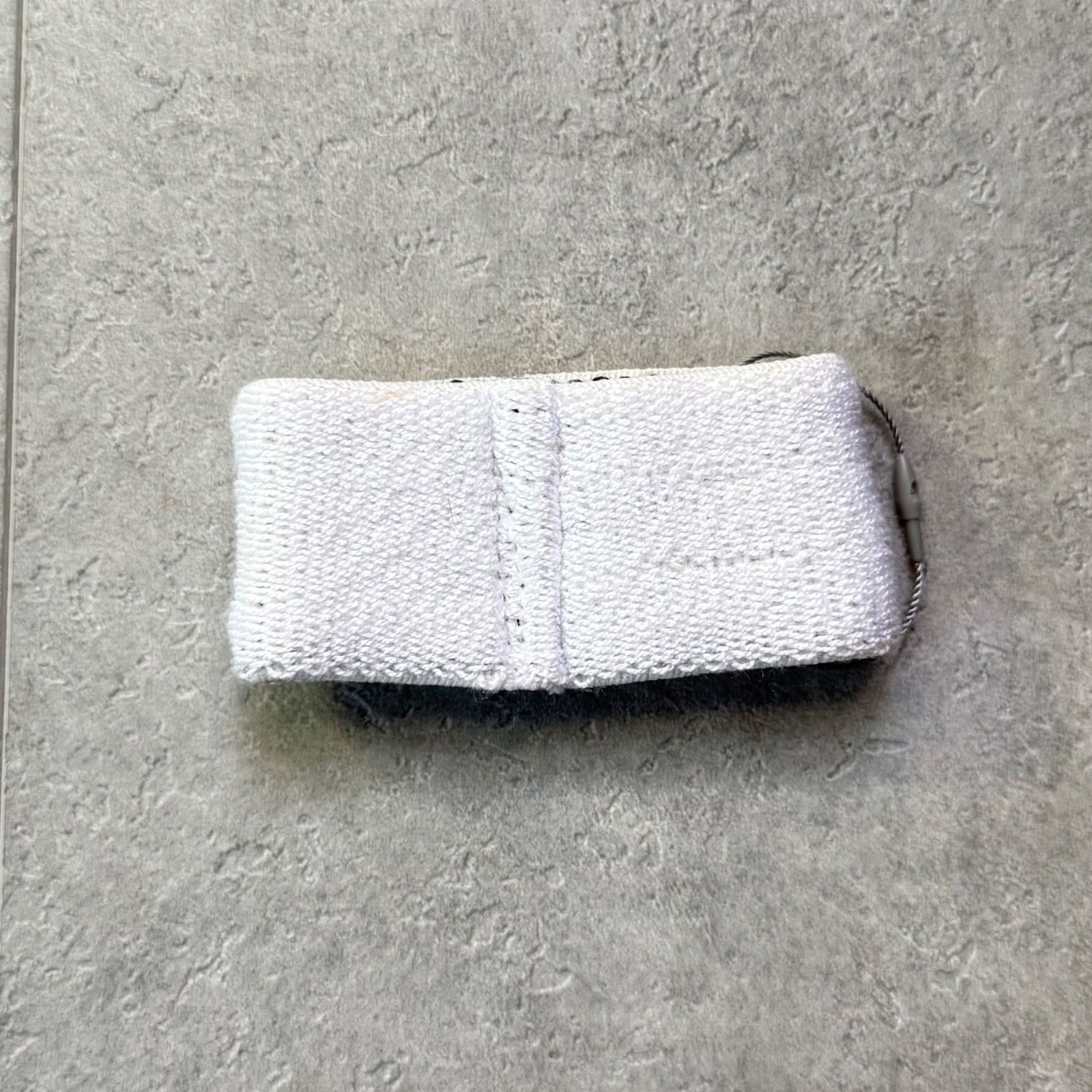 CHANEL シャネル ココマーク 刺繍 リストバンド ホワイト 白 収縮