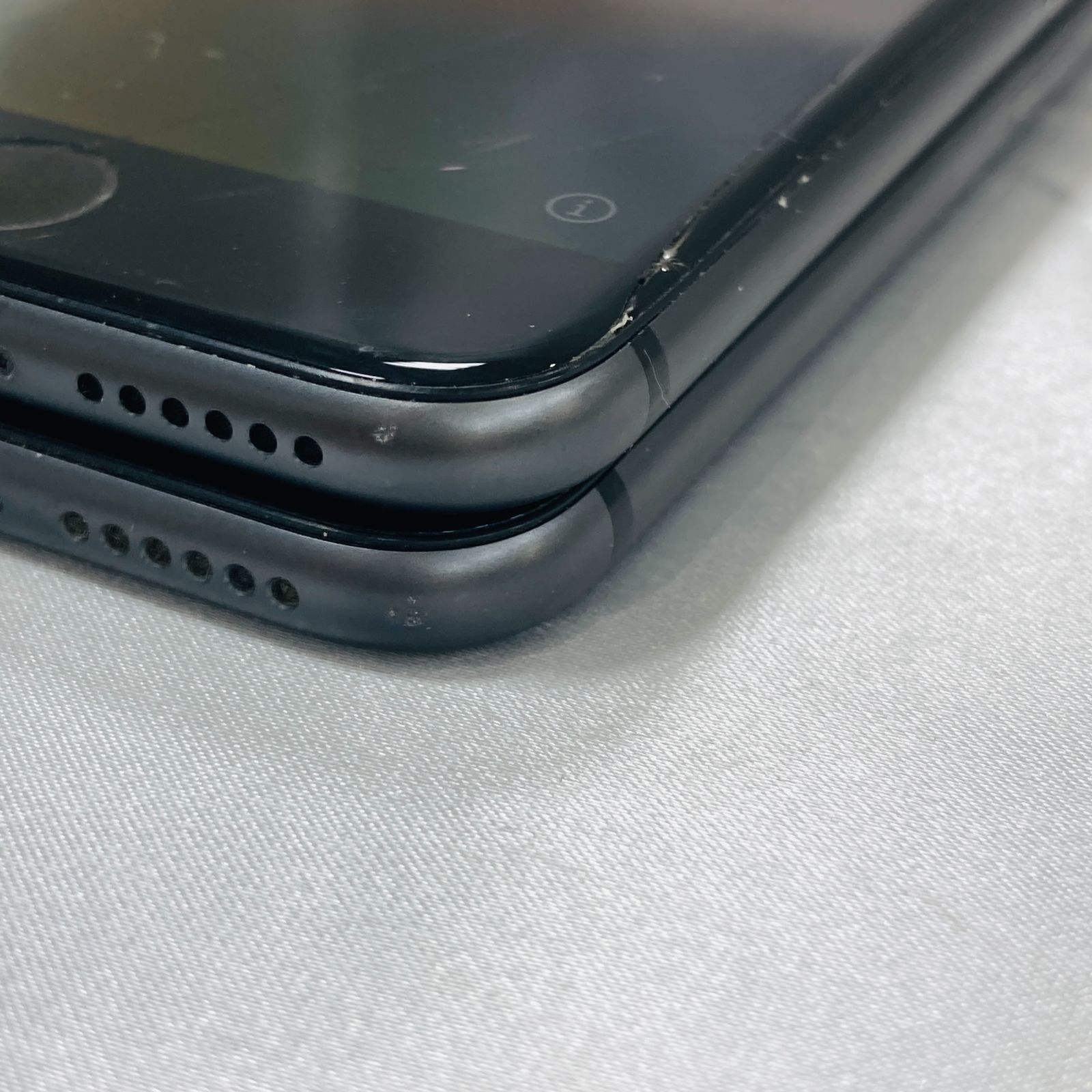 iphone8 64GB 本体 やや傷や汚れあり - メルカリ