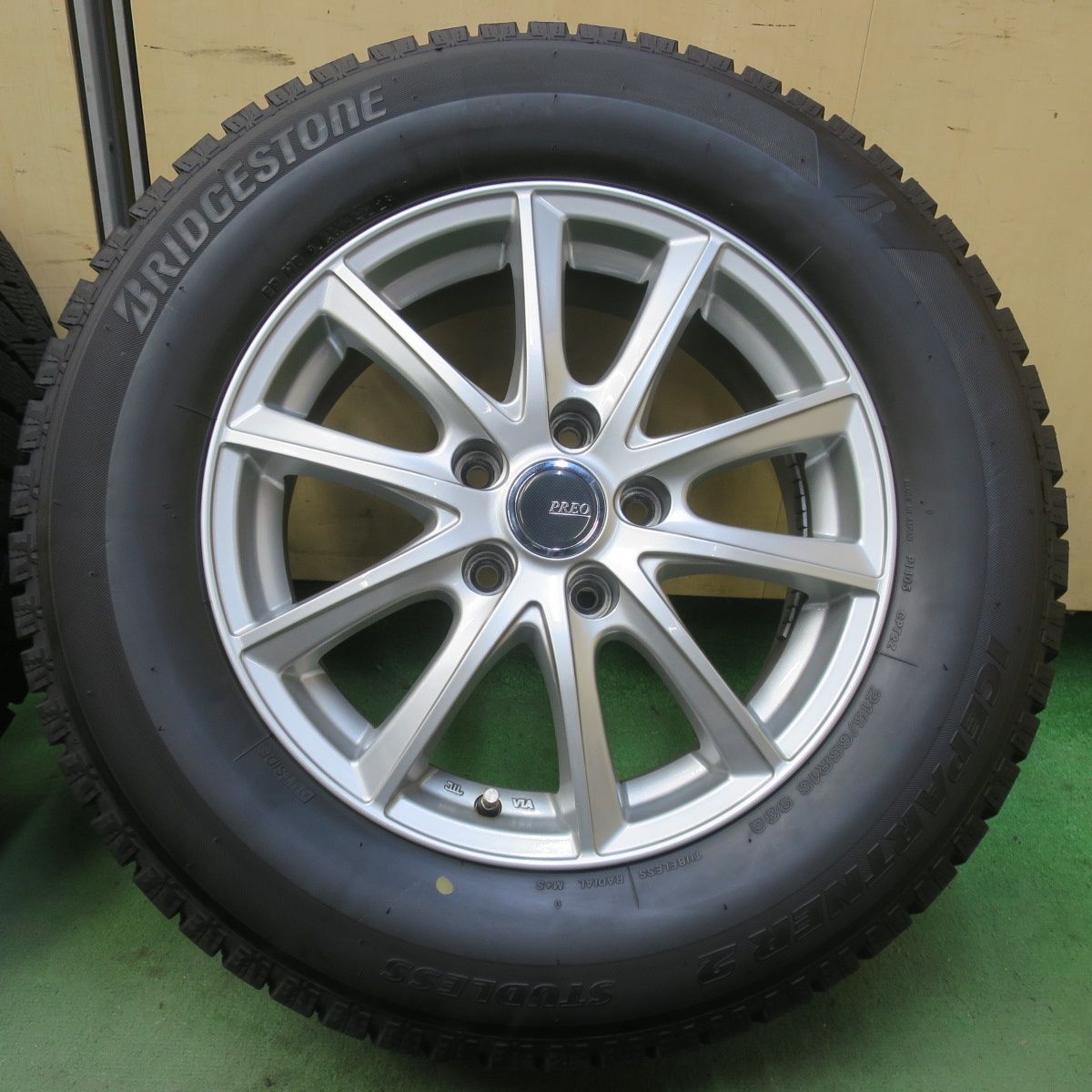 ブリジストンアイスパートナー215/60/16　溝残り約5mm バリ溝！22年！キレイ！9.5分◎スタッドレス 215/65R16 ブリヂストン