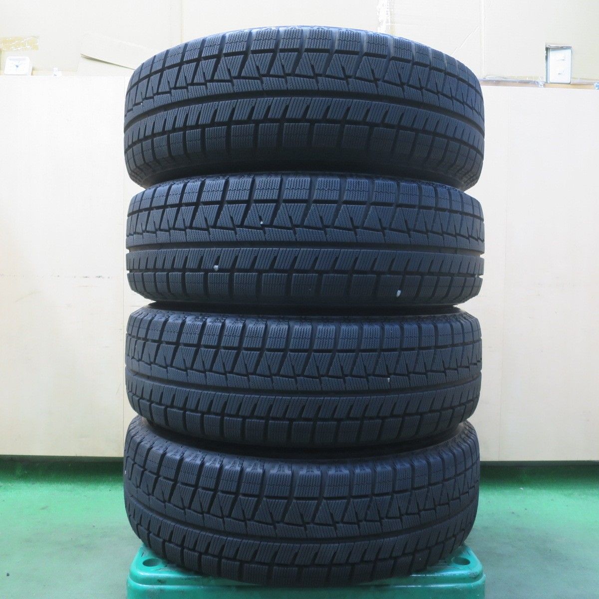 バリ溝！22年！キレイ！9.5分◎スタッドレス 215/65R16 ブリヂストン