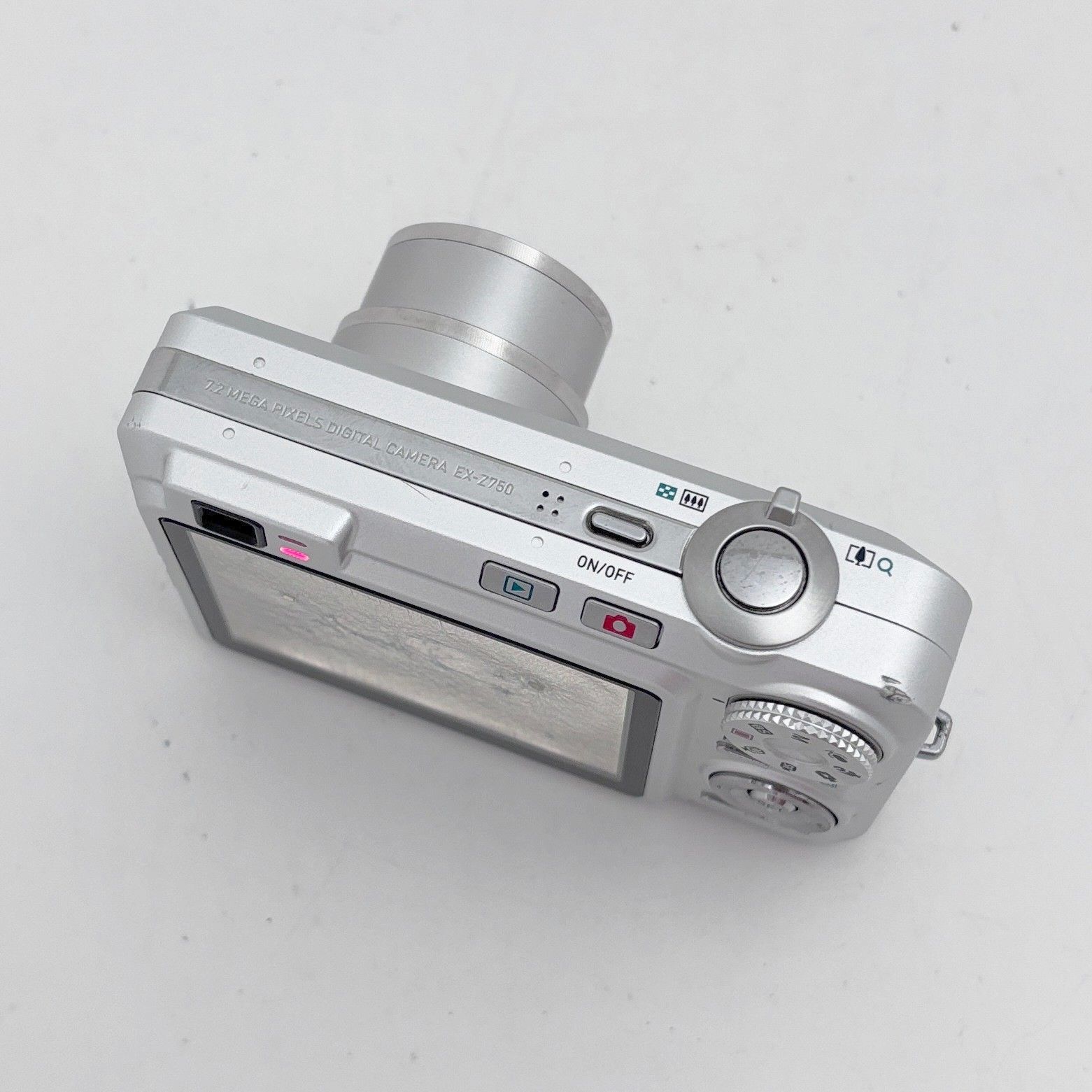 カシオ】CASIO EXILIM EX-Z750 シルバー コンパクトデジタルカメラ