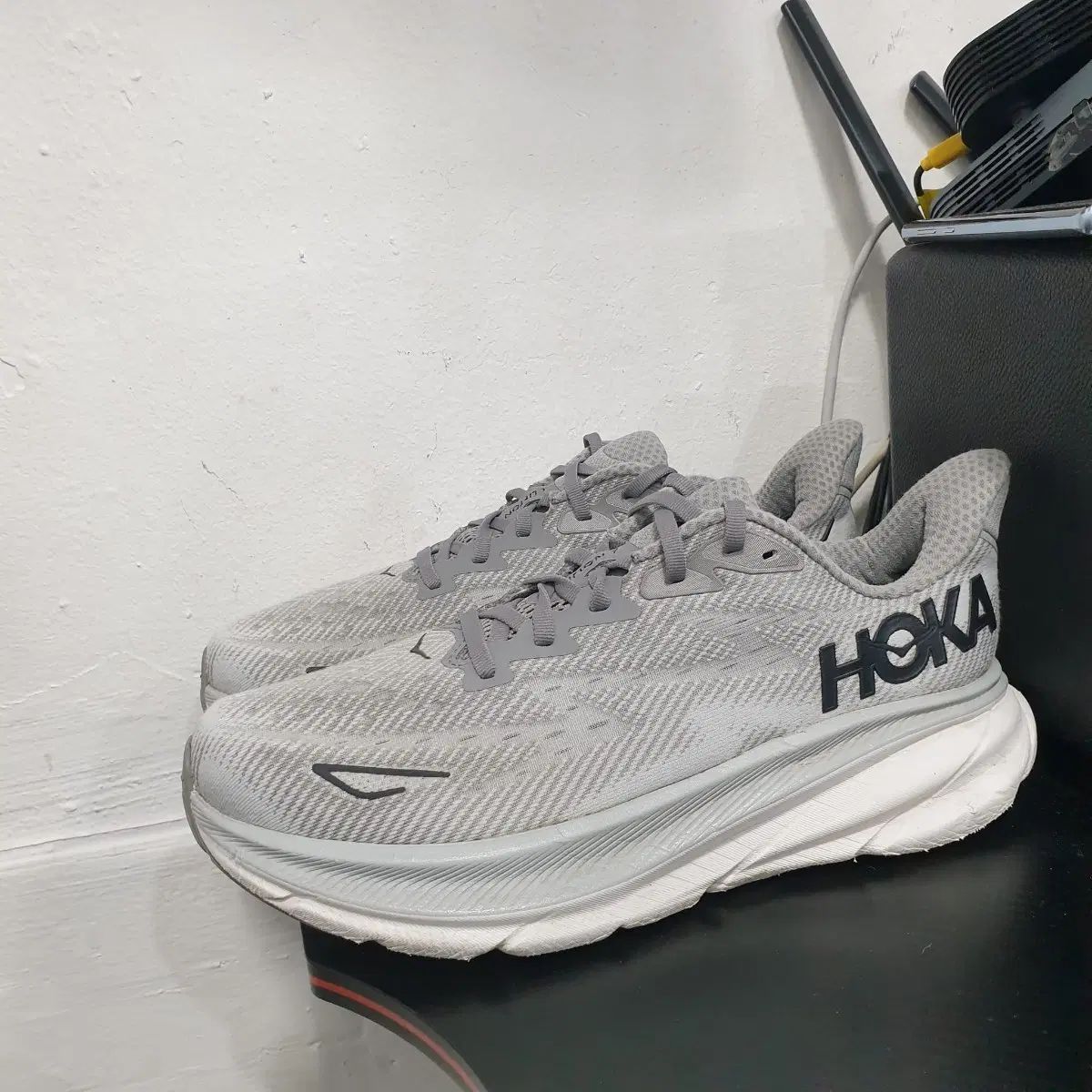 HOKA ONE ONE ランニングシューズ グレー (270)