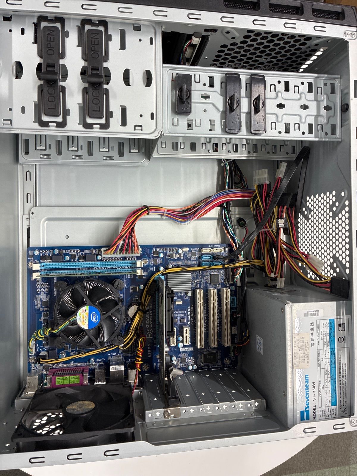 古いデスクトップPCケース ジャンク Windowsデスクトップ ジャンク - メルカリ