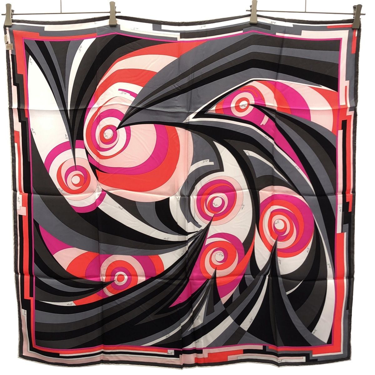 EMILIO PUCCI エミリオプッチ シルクスカーフ ミックス - メルカリ