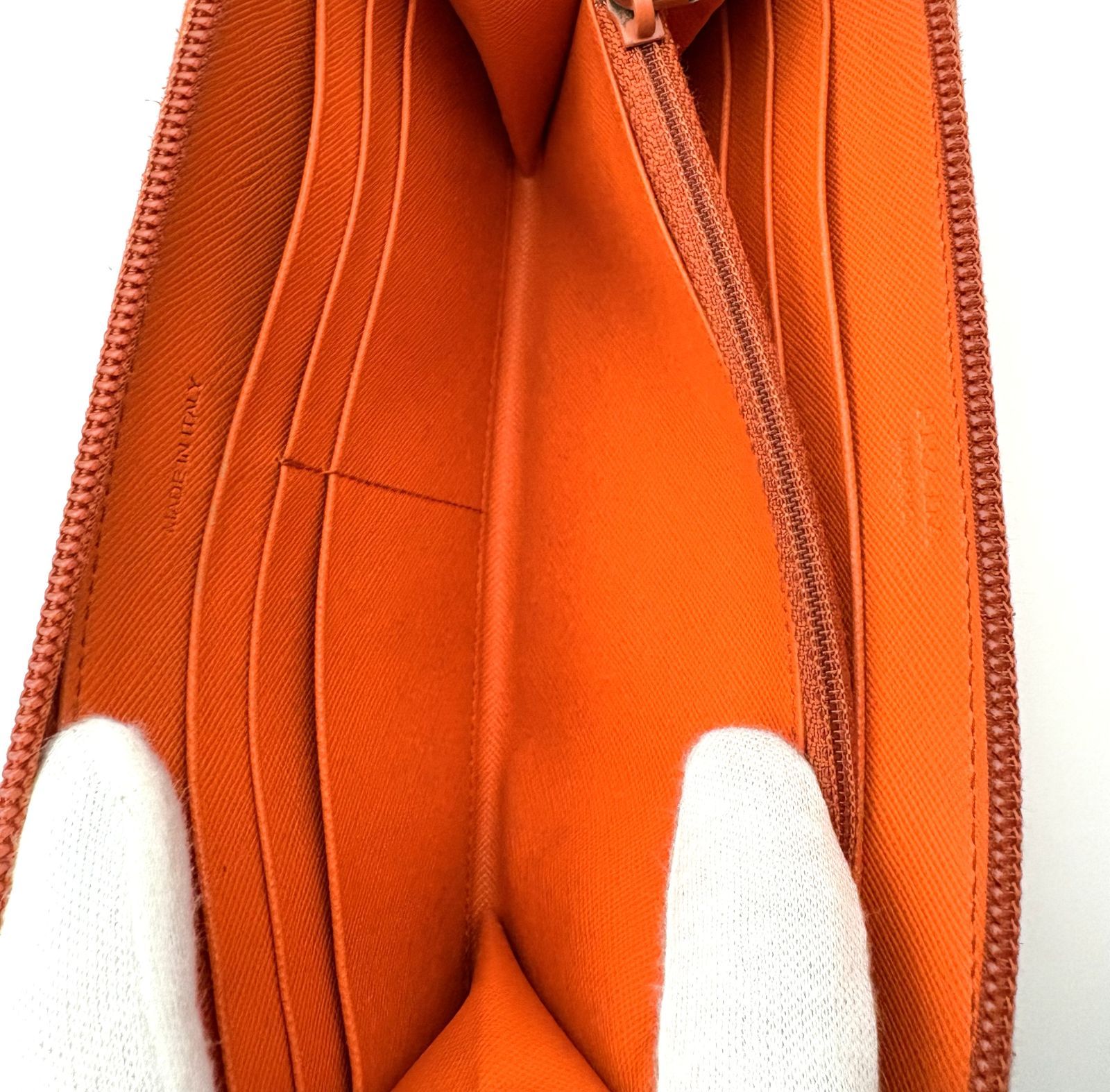 良品 】PRADA プラダ ラウンドジップ 長財布 サフィアーノレザー