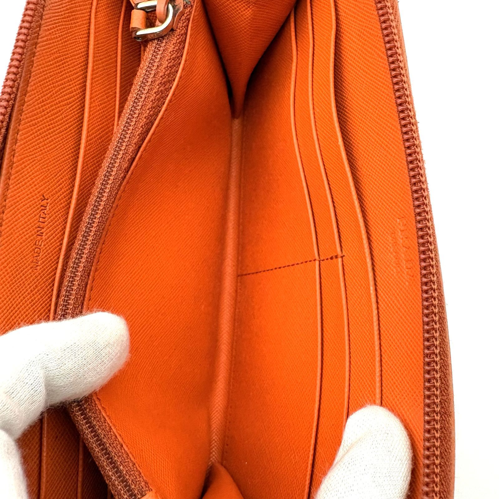 良品 】PRADA プラダ ラウンドジップ 長財布 サフィアーノレザー