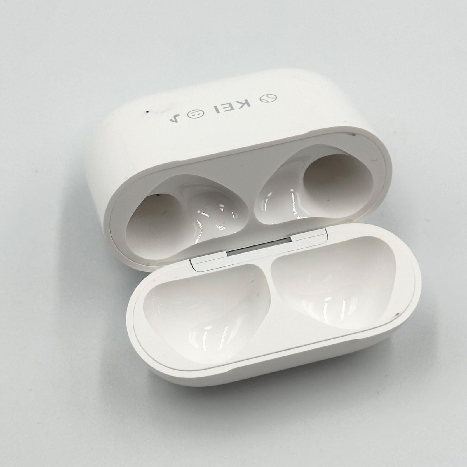 Apple AirPods 第4世代 充電ケースのみ A3058 正規品 ノイズキャンセル